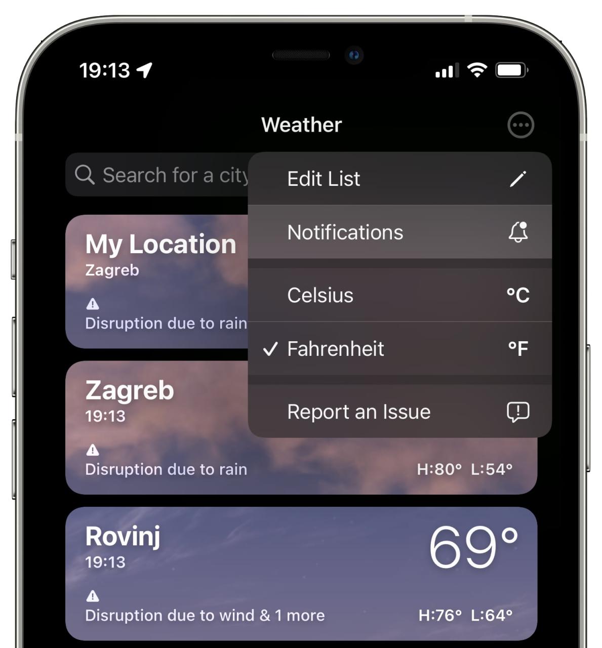 Una captura de pantalla de iPhone que muestra el menú de tres puntos en la aplicación Weather de Apple en iOS 17 con la opción de menú etiquetada como "Notificaciones" resaltada