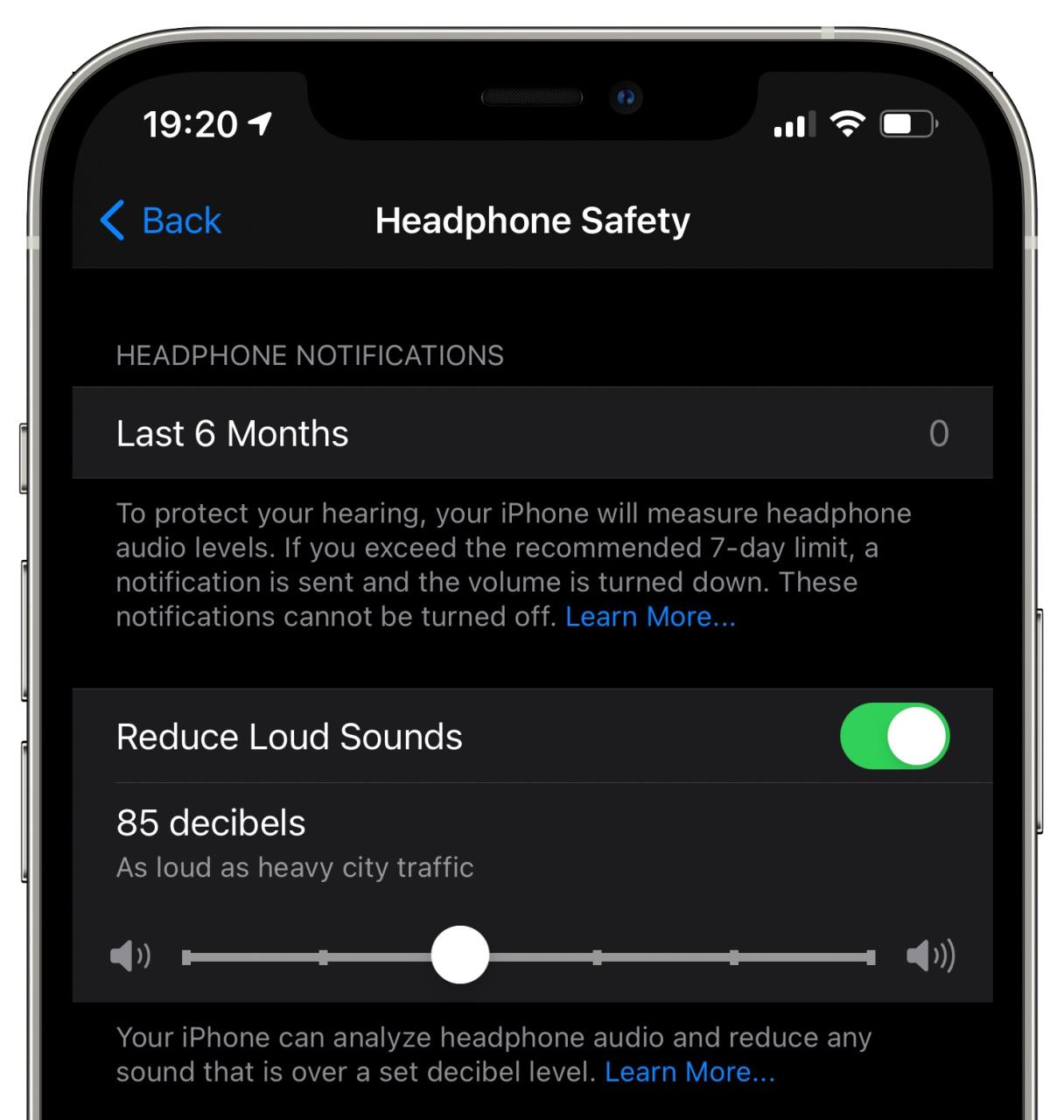 Ajustes de seguridad de los auriculares en el iPhone con la opción Reducir sonidos fuertes activada