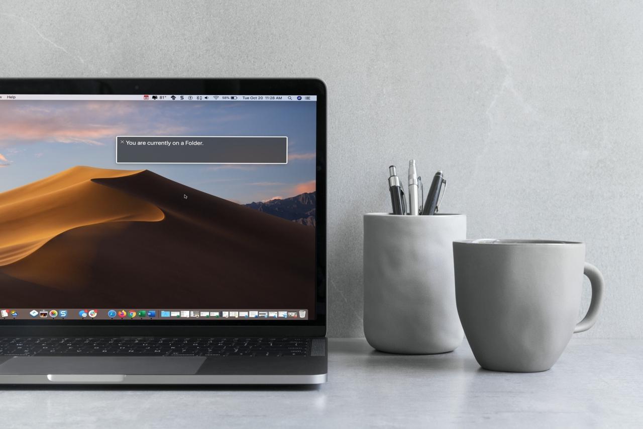 Ventana de solicitud de VoiceOver en un MacBook Pro