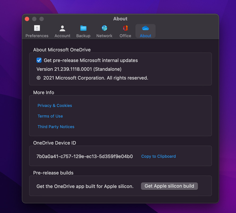 Una captura de pantalla de macOS Big Sur que muestra la ventana de preferencias de Microsoft OneDrive con la opción de activar las actualizaciones preliminares