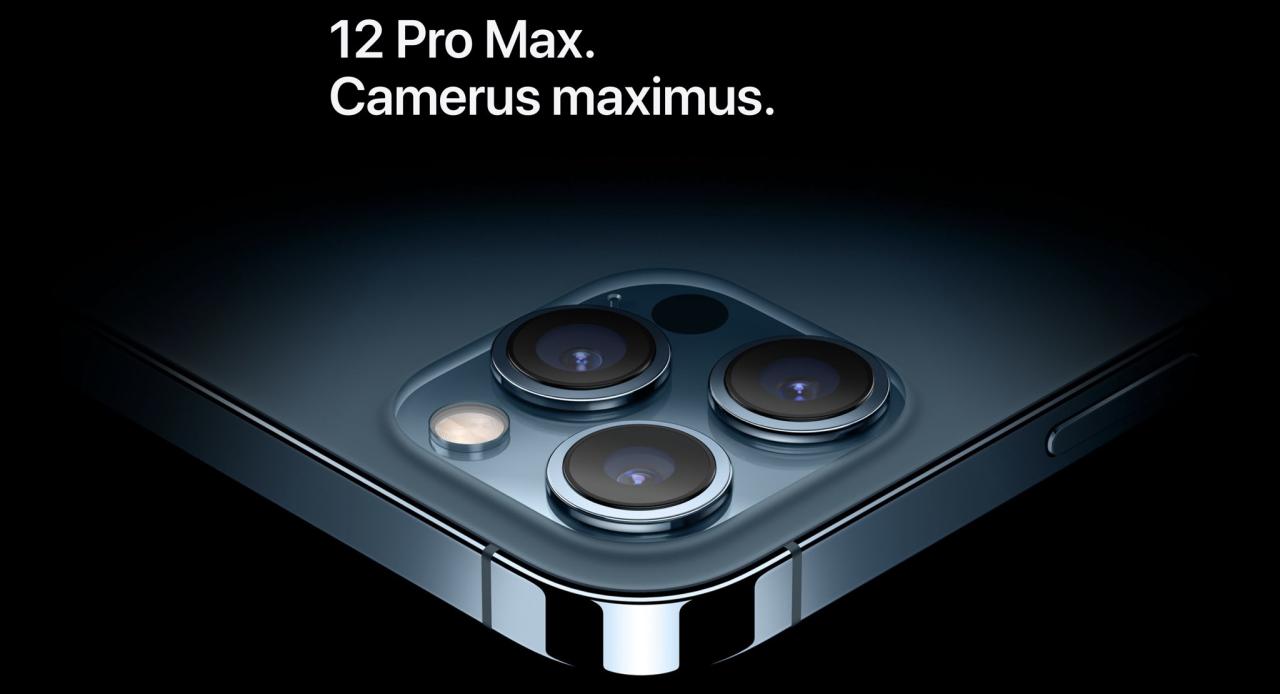 Captura de una página web de Apple que promociona las características de la cámara del iPhone 12 Pro Max.
