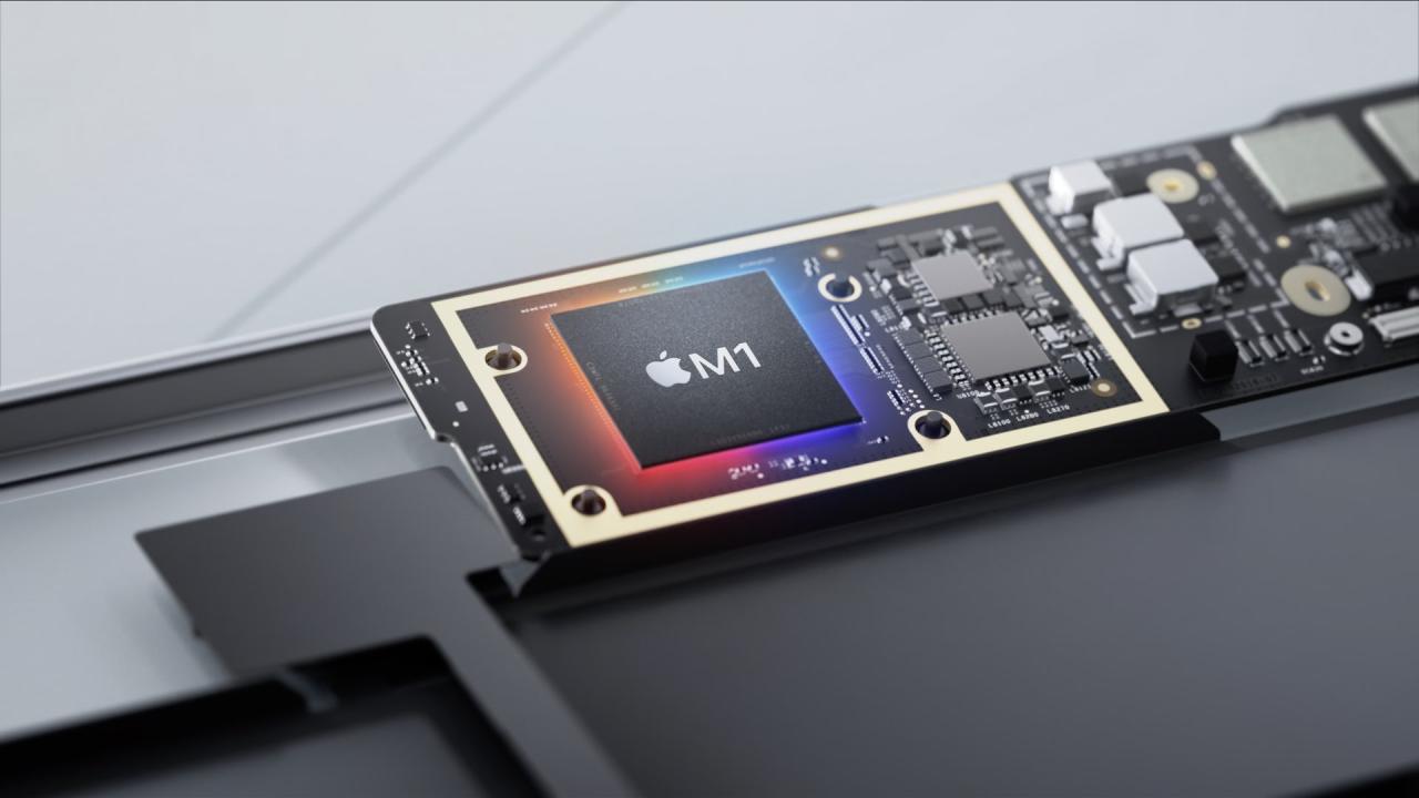 Fotograma de un anuncio de Apple que muestra el chip Apple M1