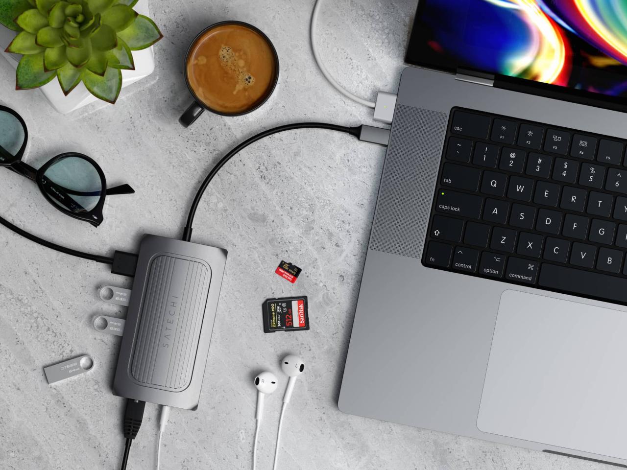 Apple lanza cinco adaptadores USB-C para el nuevo MacBook